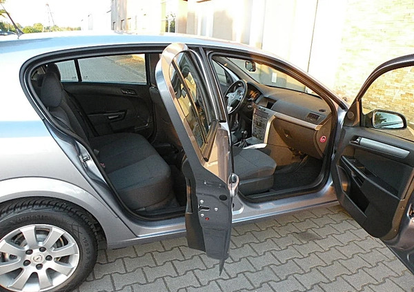 Opel Astra cena 15900 przebieg: 180300, rok produkcji 2009 z Raszków małe 497